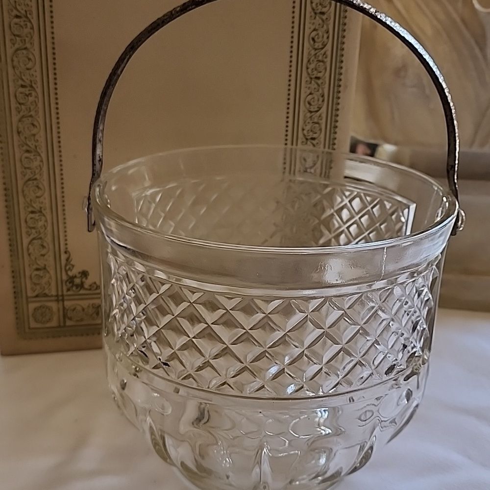 Mid Century Modern 1950's Barware Ice Bucket  with Hammered Handle